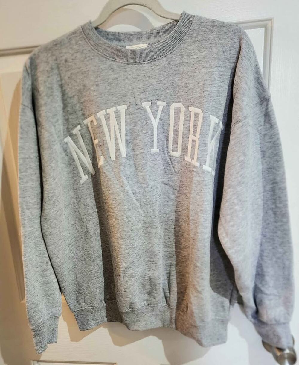 New York Sweater Men's/ Unisex Small Gray EUC.